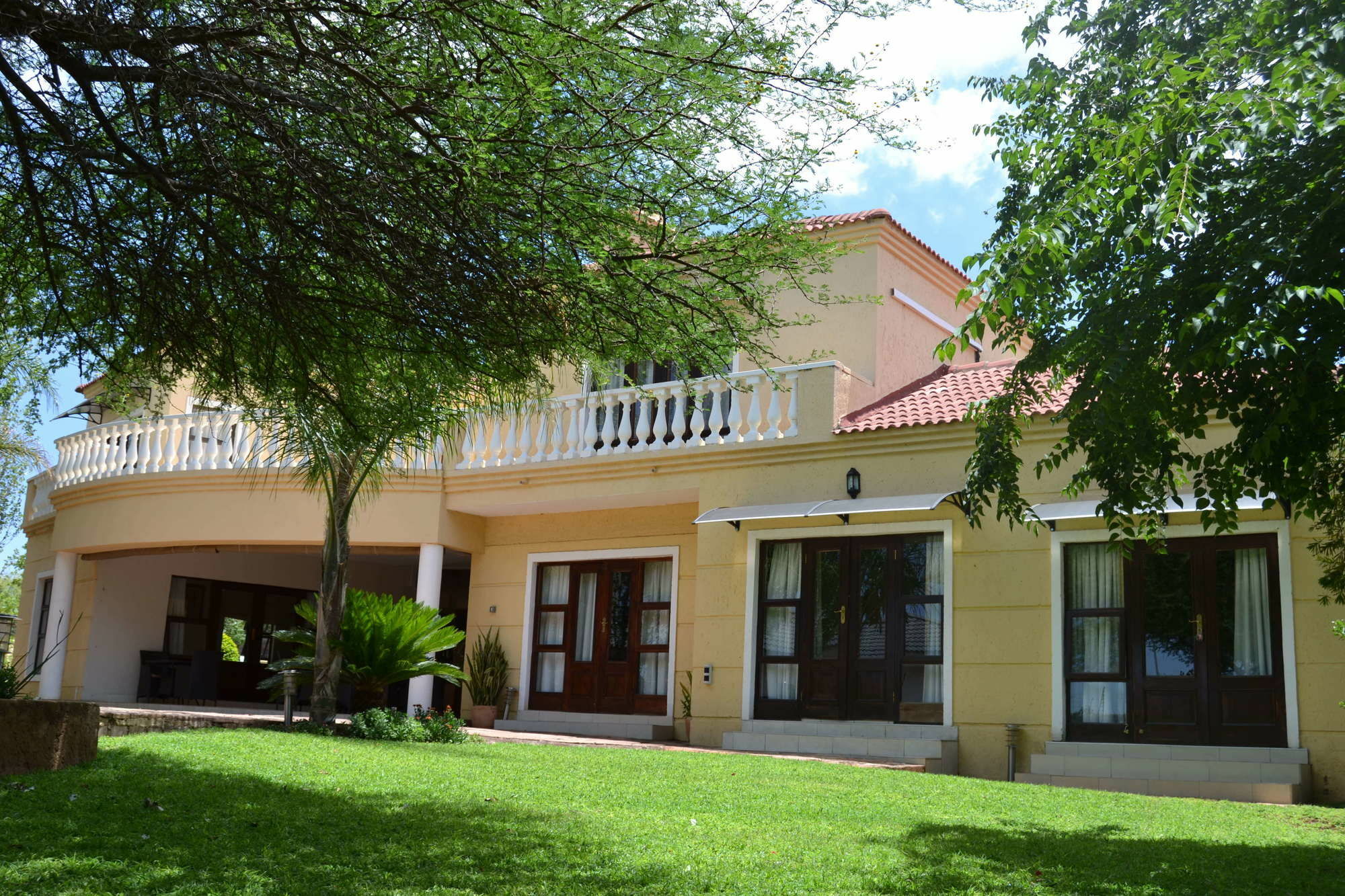 The Capital Guest House Gaborone Esterno foto